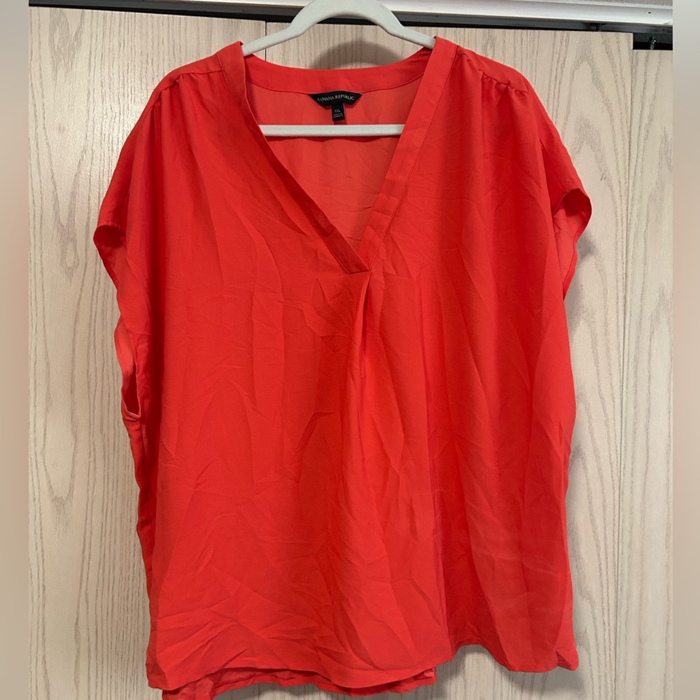 Banana Republic coral V-Neck Short Sleeve Blouse